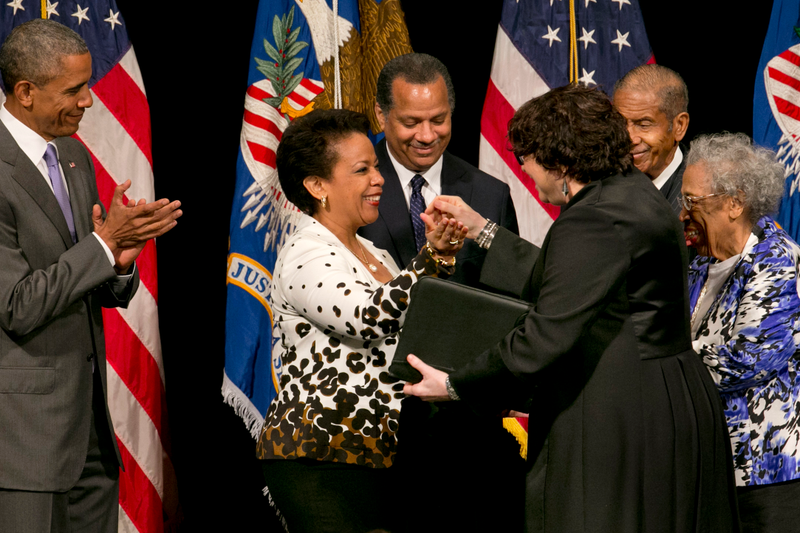 Illustration for article titled Loretta Lynch Is Sworn in By Sonia Sotomayor As 83rd Attorney General
